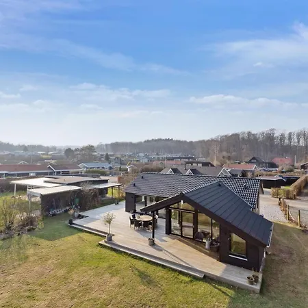 Holiday home Viveke - 10m From The Sea By Interhome