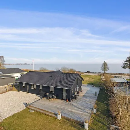 Holiday home Viveke - 10m From The Sea By Interhome Binderup Strand