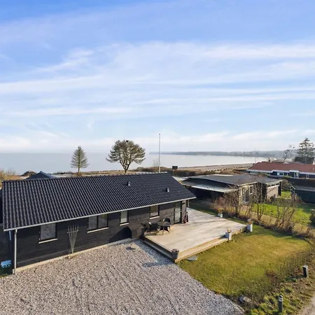 Vakantiehuis Viveke - 10m From The Sea By Interhome