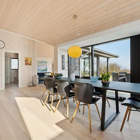 Viveke - 10m From The Sea By Interhome Feriehus *